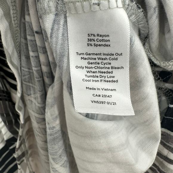 T by Talbots Sz Small Petite Sleeveless V neck Dress Black White Tropical Print - Picture 5 of 5